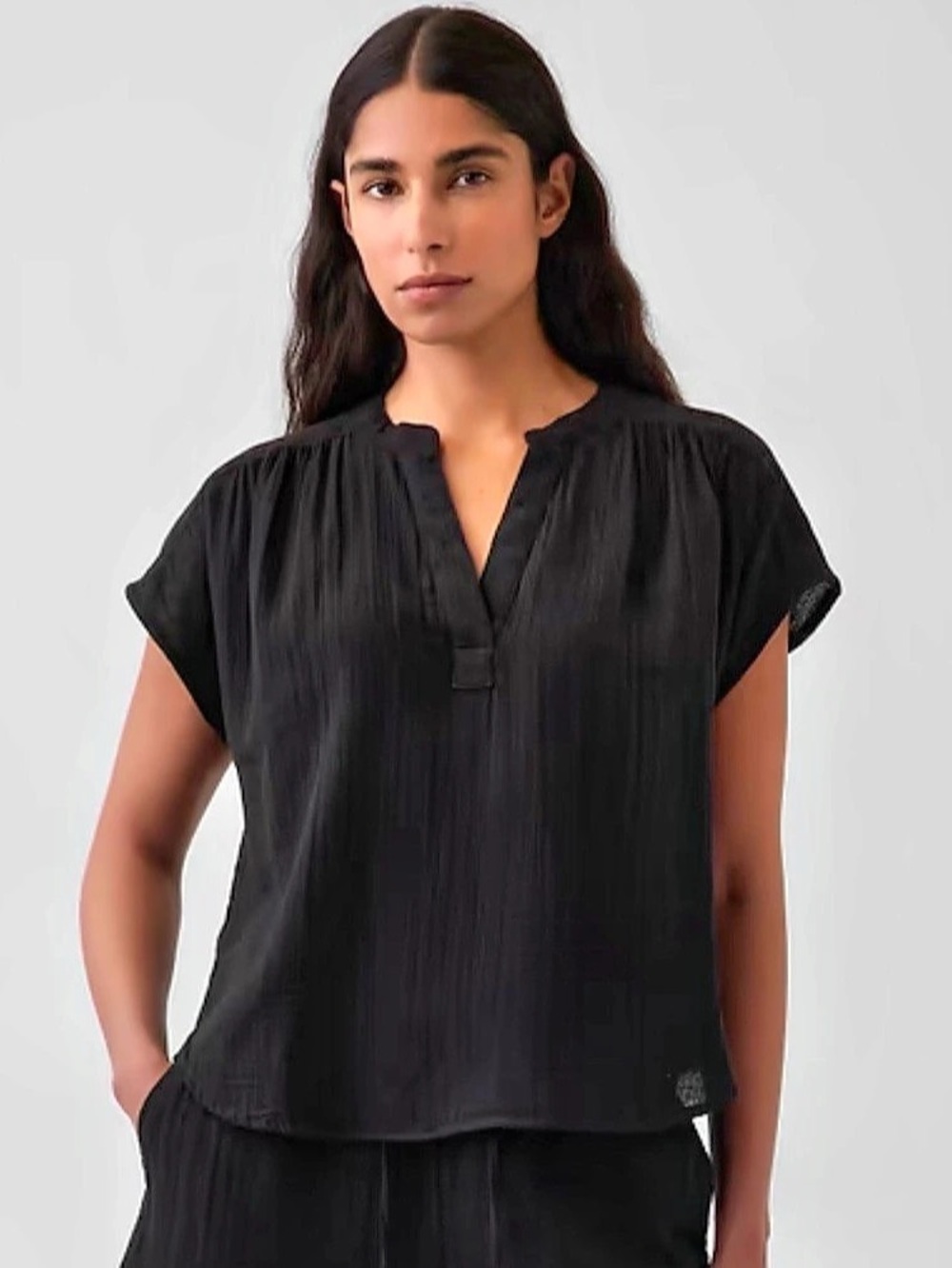 Old Navy Short-Sleeve Crinkle Gauze Popover Top Black Medium